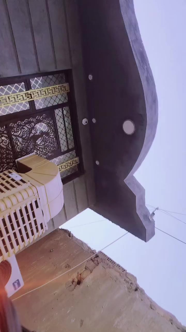 السلام عليكم دراجه للبيع عدله الدراجه بلاديه ما مفتوحه كفرات البلديات موجودات ويلهاد البلاد موجود سعرها 650 وبيها مجال حق الجيه ***********
