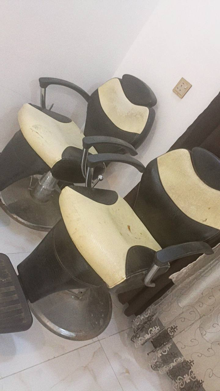 السلام عليكم كراسي حلاقه للبيع نضافه 90% كله شغال العدد 2 السعر 200


**إذا كنت صاحب هذا الإعلان وتريد حذفه لأي سبب، رجاءا أرسل رسالة إلى الدعم الفني**