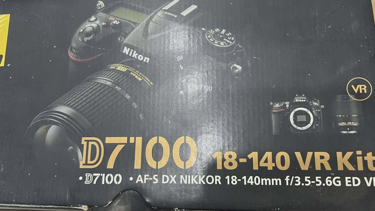 السلام عليكم
كاميرة نيكون D7100 نظيفة مكان النجف توصيل ماعندي
الملحقات:
كارتون الاصلي مالتها مطابق
بدي نيكون D7100
عدسة الاصلية تجي وياها 18-140 vr
هود للعدسة 
قباقة العدسة موجودات
شاحنة الاصلية تجي وياها
بطارية الاصلية تجي وياها 
حزام كتف 
گرب حامل بطارية 
جلاتين حماية احمر
اخوان كاميرة استخدام شخصي للونسة، على وضعها البلادي كل غراضها الي اجت وياها موجودة.
ملاحظة/ الكاميرة مو بالة اوربي
العنوان
النجف الاشرف/ المناذرة
السعر 600 الف


**إذا كنت صاحب هذا الإعلان وتريد حذفه لأي سبب، رجاءا أرسل رسالة إلى الدعم الفني**