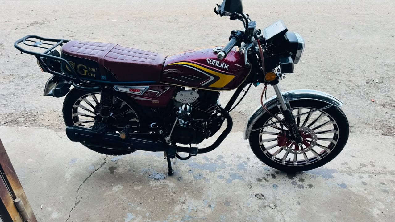 اسلام عليكم
دراجة سيفان سولنك للبيع 
موديل 2025
محرك 200ضاغطة وزنجيل ماممدود علي سبانه  
كهربائيات كلهة شغالة 
الدراجة نضيفه بمعنه الكلمه 
سعرهة950 وبيهة مجال للشراي العنوان /العلم
ويرهم مراوس بقفاز crxحصراً وانطي فرق  
الرقم   ***********
