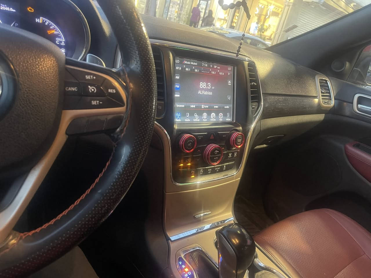 جيب لاريدو 2 ويل محرك 3600داخل كلين بدون ايرباك بيهه جاملغ خلفي صبغ بدون داخل وبارد بلباب امامي يمنه سياره جديده جدا نضيفه فرل عده فتحه جاهزه باسمي هسه ورقم جدد  السعر 175 مكاني سيديه ***********
