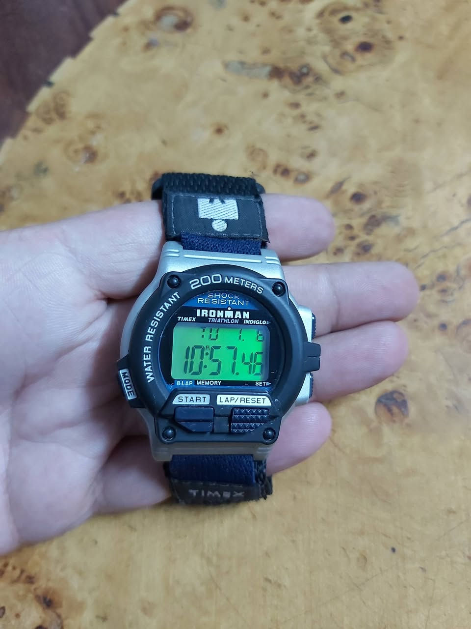 السلام عليكم
ساعه تايمكس باله امريكي اصلي نضافه فول 98%
شاشة فسفوري 
قطر الساعه 43
ظغط مي 200 متر 
اضاءه ليزر داخلي 
منفذ للتاريخ يومي شهري
تاريخ 12 24 
جرس منبه عداد 2
سعر الساعه 70 ألف 
يوجد توصيل


**إذا كنت صاحب هذا الإعلان وتريد حذفه لأي سبب، رجاءا أرسل رسالة إلى الدعم الفني**