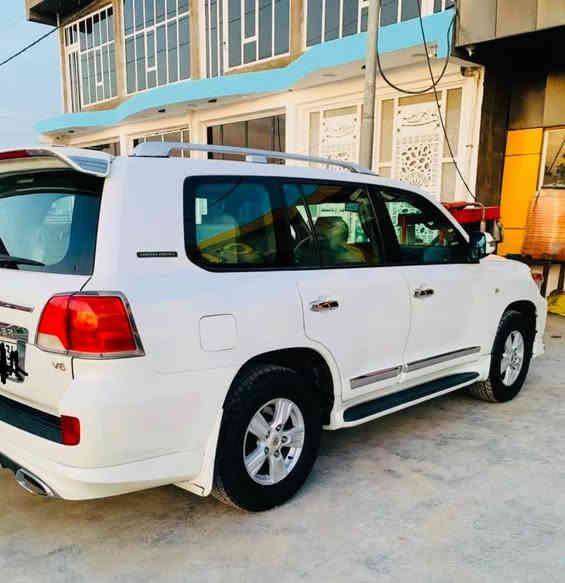 السلام عليكم ورحمة الله وبركاته اريد تعليق حلو مثلك يسعدني واكون خادم الك والسياره وراعيها ترخص الكم اخوان اني مهندس بوزارة الكهرباء ولابيع ولاشتري اني جناي واني صاحب اكبر سونار في بابل لفحص السيارات بحيث اخذت هاي السياره من زمان واني فاحصه بيدي بسوناري هسه نويت ابيع والي ياخذه مافحصله اني يروح يفحص يم غيري افضل اله والي لاندكروز 2009 مكفوله كفالة من الصبغ والضربه فقط بارد قليل كير ومكينه مامفتوحات على وضع الشركه جديدة بمعنى الكلمة رقم بغداد انكليزي  بسمي مابيه اي نقص سعرها اتصل وخادم مكاني بنفس السونار مالتي بس تكتب بالخارطه سونار برلين كار الالماني هيه الخارطة اجيبك واني خادم وممنون  الاتصال ***********
