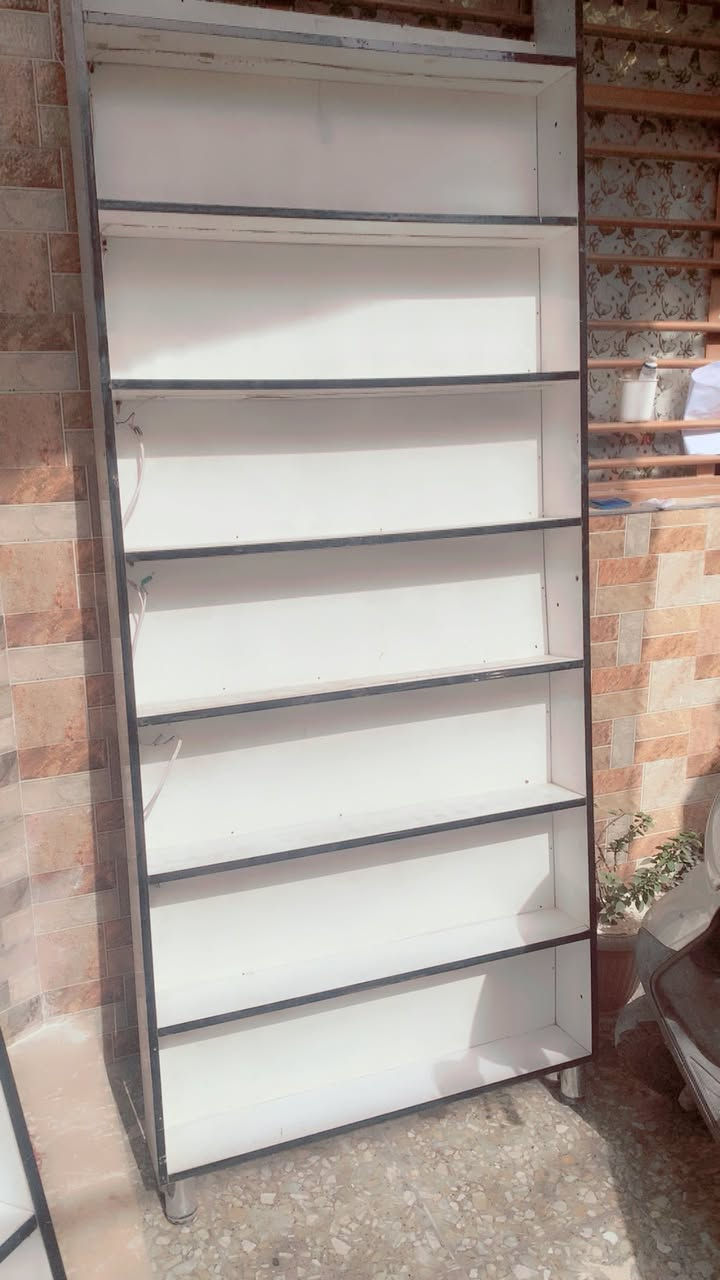 فترينات اخ جديد بيع سريع 
***********
