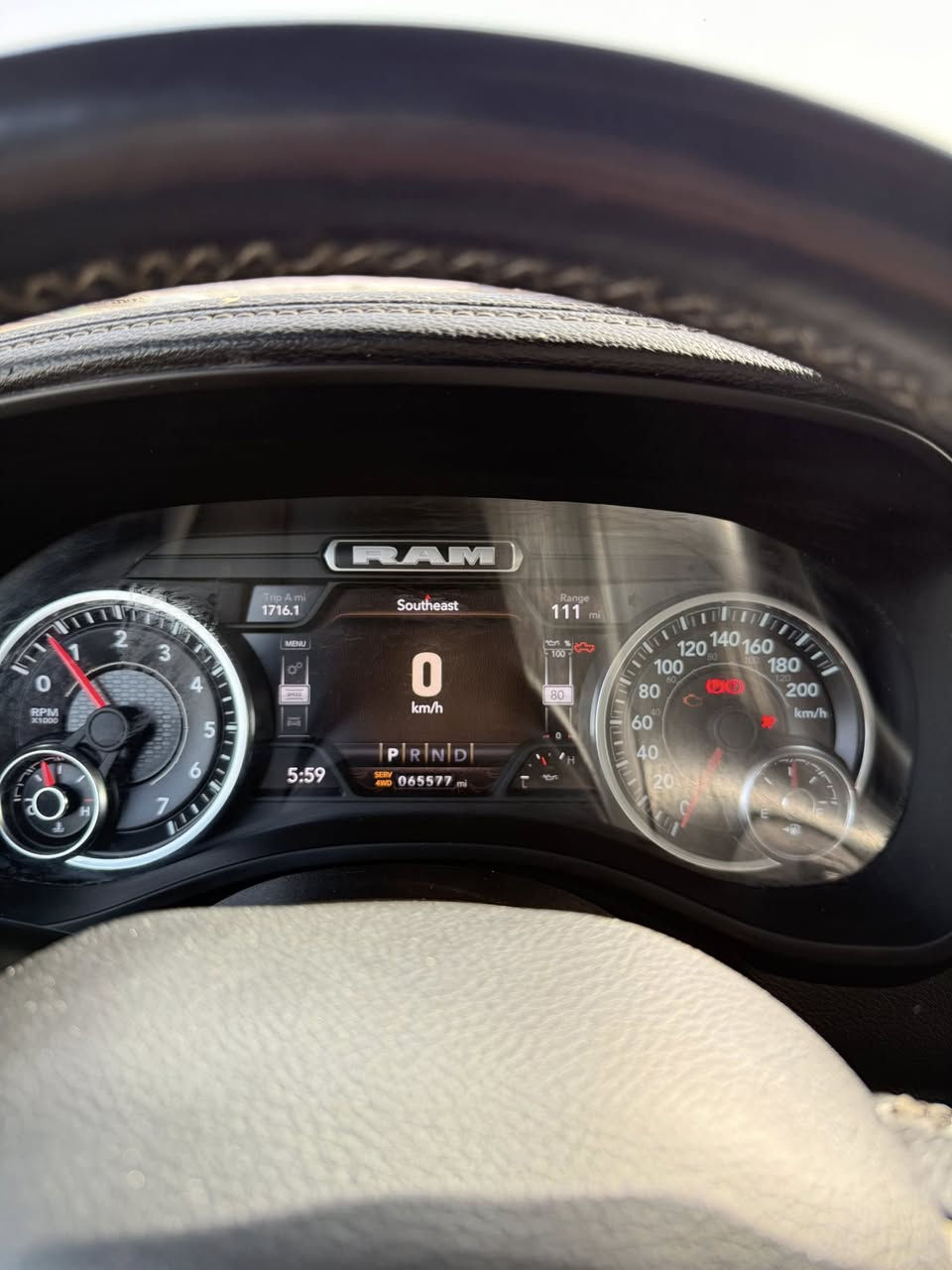 RAM 2022 سبورت 
سياره وارد امريكي داخله فقط بنيد وجاملغ تعديل بالعراق صار بيه حادث صفحه سياره جديده ومابيه نقص 
ماشيه 66 ألف 
سياره كلش حلوه وجديده وبيه نصبه خياليه احله من صور 
مكاني البصره 
***********
