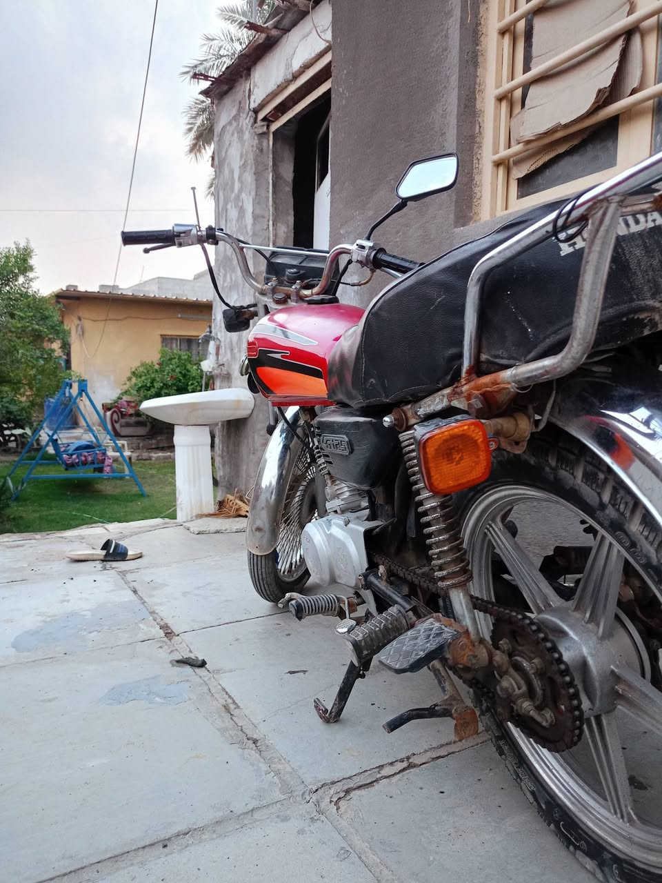 السلام عليكم دراجة البيع أربعة كير الدراجة تشتغل خير من الله رايدهه ب 250 وبيهه مجال مكان بغداد جسر ديالى القديم


**إذا كنت صاحب هذا الإعلان وتريد حذفه لأي سبب، رجاءا أرسل رسالة إلى الدعم الفني**