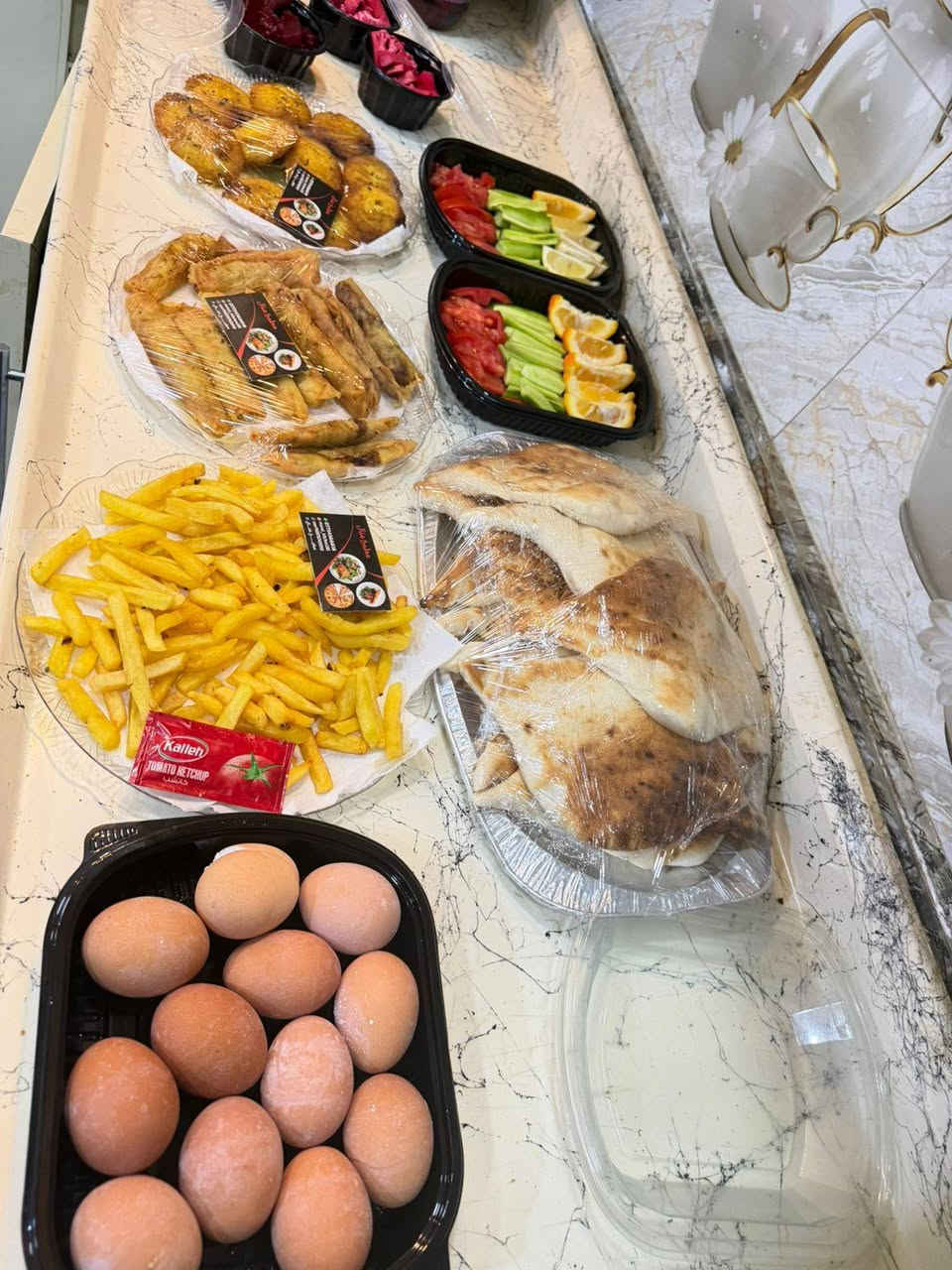 مطبخ منال.❤❤❤❤❤صنع بكل حب ♥ تجهيز ريوك خاص لكادر مدرسه خديجه💕 
بمستوى يليق بمكانتهن وتعبهن
تنفيذ دقيق وتقديم أنيق❤
للطلب والاستفسار يُرجى التواصل معنا/
***********
