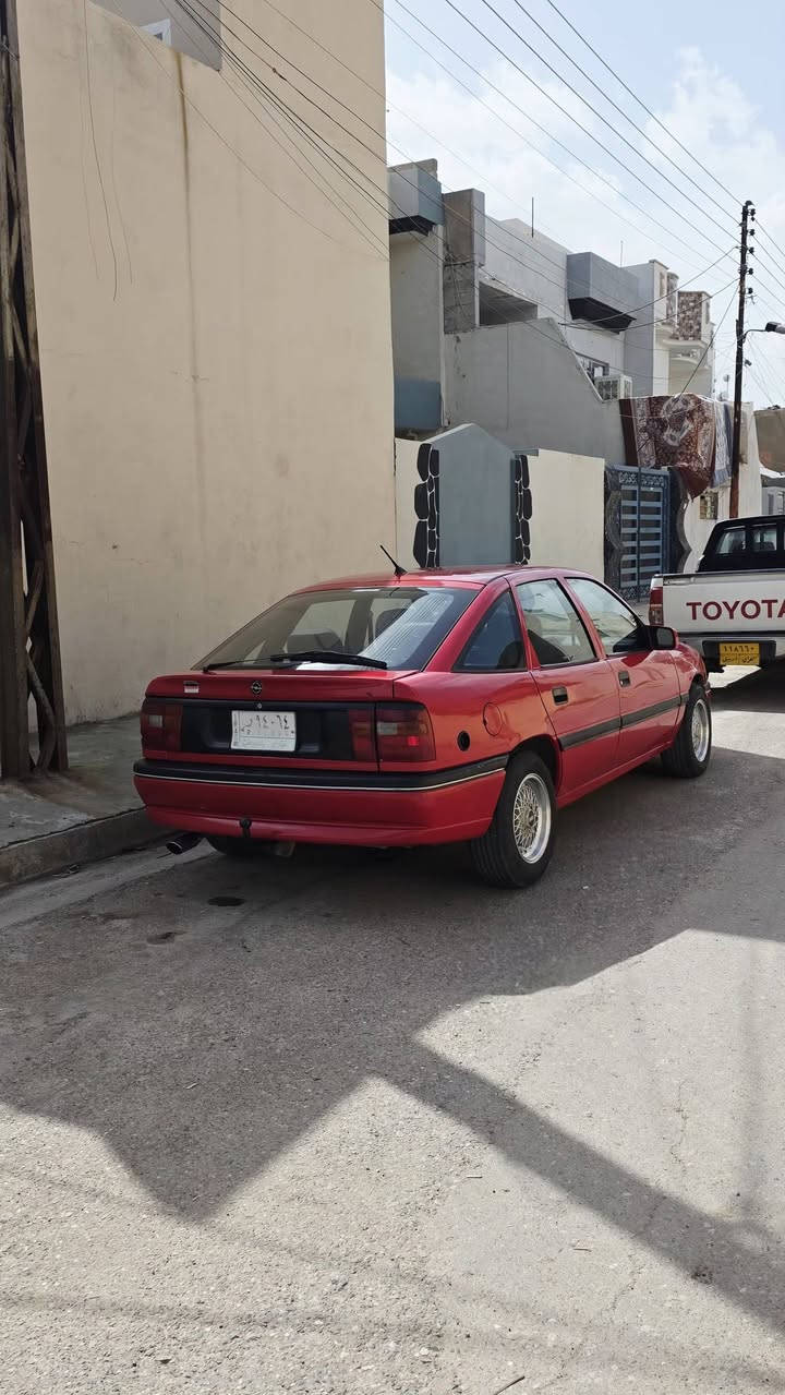 فكترا 
موديل 1993
رقم نينوى 
حجم 20 
صبغ عام جمالية بدون ضرر 
مكينة شرط 
شرط التحويل و الوكالة 

الرقم ***********
