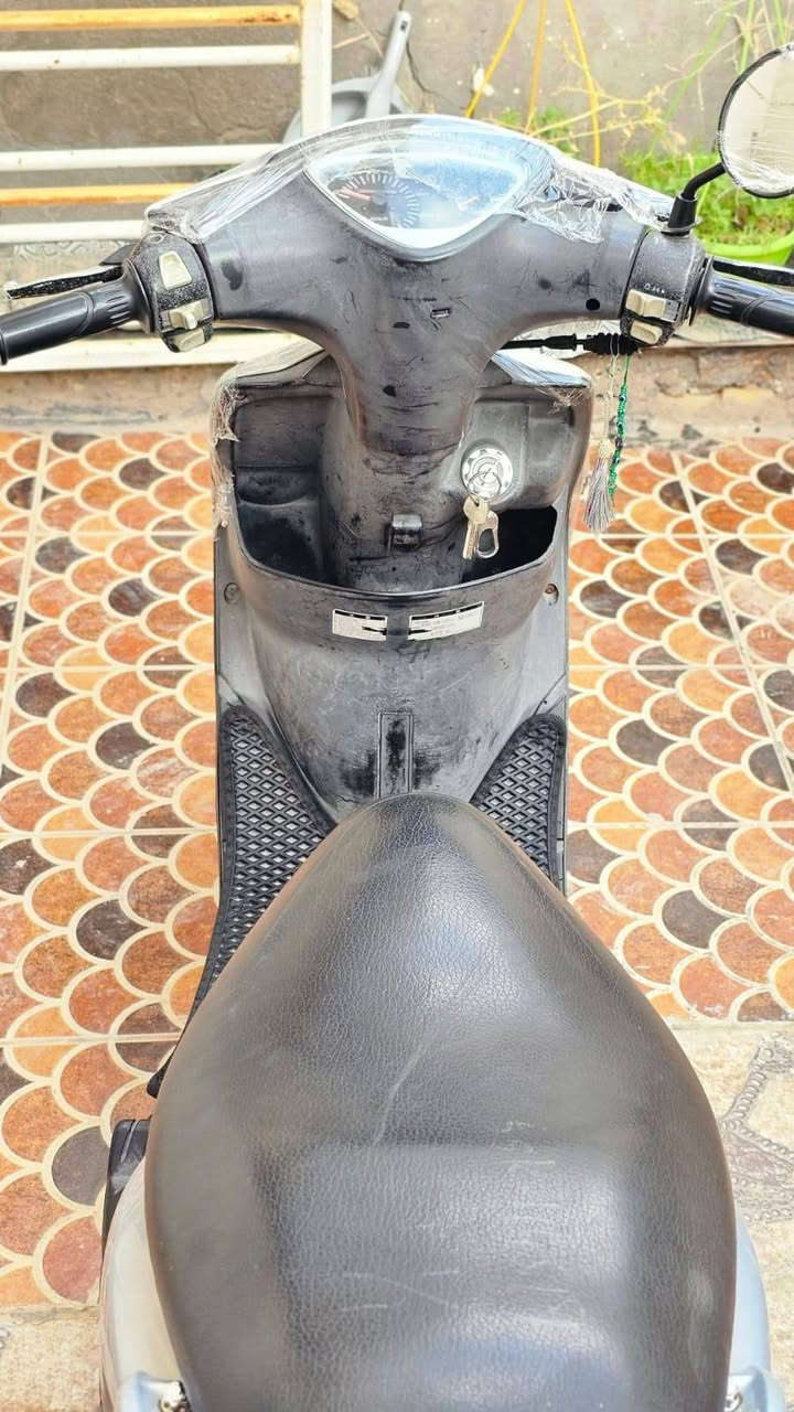السلام عليكم دراجه ماكس حاويه مكفوله الدراجه بلاديه نظيفه نهضه ومعدل كلش قويه ملاح فول الدراجه اي نقص مابيه كله شغاله ودهن كله اصلي امزويل التر ب15 اخذه وكل 20 يوم ابدل الدراجه تاخذه كلشي ماتصرف عليه جاهزه كله***********

