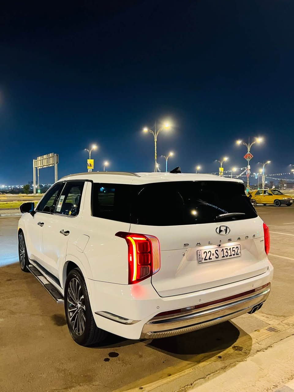 Hyundai palisade  2023 calligraphy
هونداي بلسايد كلگرافي 
موديل: 2023
الحالة: ربع بنيد صبغ +
شبر بالجاملغ صبغ 
بدون دواخل بدون ايرباك
العداد: 65 الاف ميل
المواصفات: كلگرافي  فول 1/1 
 شاشة عرض داتشو. المحرك   v6    3.8 
بصمة تشغيل + بصمة ابواب 
اصطفاف ذاتي(تقديم +ترجيع)  
فتحة سقف +بانوراما
سماعات هارمن كاردن عدد ١٦
 رادار امامي  + خلفي 
حساسات امامي + خلفي 
كامرات عدد 6  360 درجة 
كشنات امامي خزن ميموري 
كشنات كهربائي تدفئة وتبريد🥶
انارة داخليه (محيطيه) + انارة دشبول 
بردات جانبية
تبريد مركزي امامي + خلفي منفصل التحكم
تحكم ستيرن + شفتات
تدفئة ستيرن 
مرايا هيتر + تعتيم 
صندوق كهربائي شفط + اربع وضعيات فتح صندوق
وضعيات قيادة  (٥)
ويل كب حجم  ٢٠ 
اوتو هولد + نقطة عمياء 
سايد بريك بصمة + مثبت سرعة
شحن وايرلس 
إشارات بالمرايا  + إشارات جانبيه
2اوتو بريك 
تحديد مسار
شاشة ديجتال كبيرة
تشغيل عن بعد .
تدليك كشن .
دفع رباعي 
نظام مانع انزلاق 
 نظام نزول منحدرات كشنات Vip منفصل 
 
السعر 310$وبيه مجال 

الاستفسار ***********
