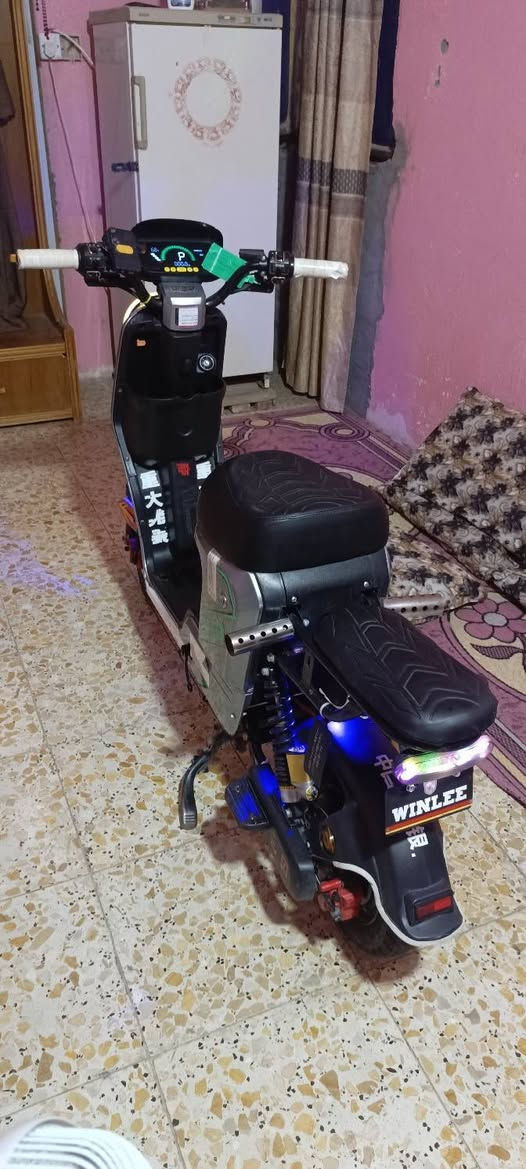 السلام عليكم دراجه R9 نضيفه بطارياته جديده 2026 يدات رياضيه السعر خاص أو تتصل عله رقم***********
