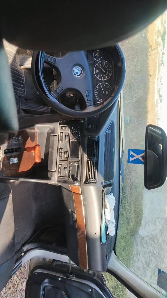 السلام عليكم bmw 525i فول اوتماتيك تبريد شغال عوزهة بس الصدر شويه تعبان موديل 1991 رقم واسط مشروع وطني السعر ٥٥ وبيهة مجال لشراي جماعت 45 لتوصل او مراوس شعندك نزل وانطي فرق الرقم ***********
