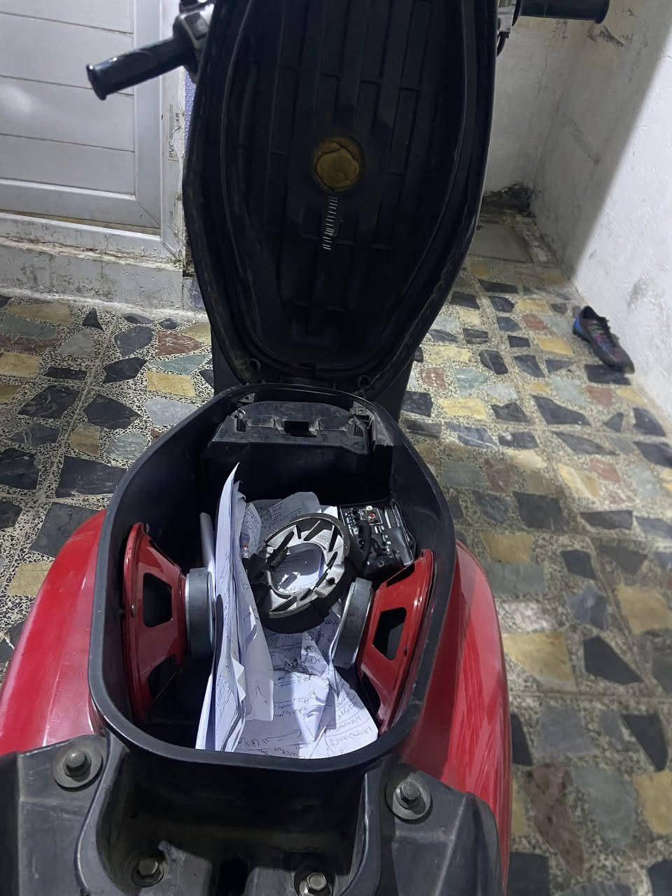 دراجه فله مصار الها هوايه من نازله من الرمبه دراجه نضيفه اي نقص ما بيها كفرات بلادي دراجه تجيب اي فيتر وتجي تفحص اذا بيها شي تاخذها وتروح مكفوله كفاله عامه اوراقها موجوده بيها دمام هم السعر ٩٠٠ وبيها مجال عنواني حي اور 
***********
