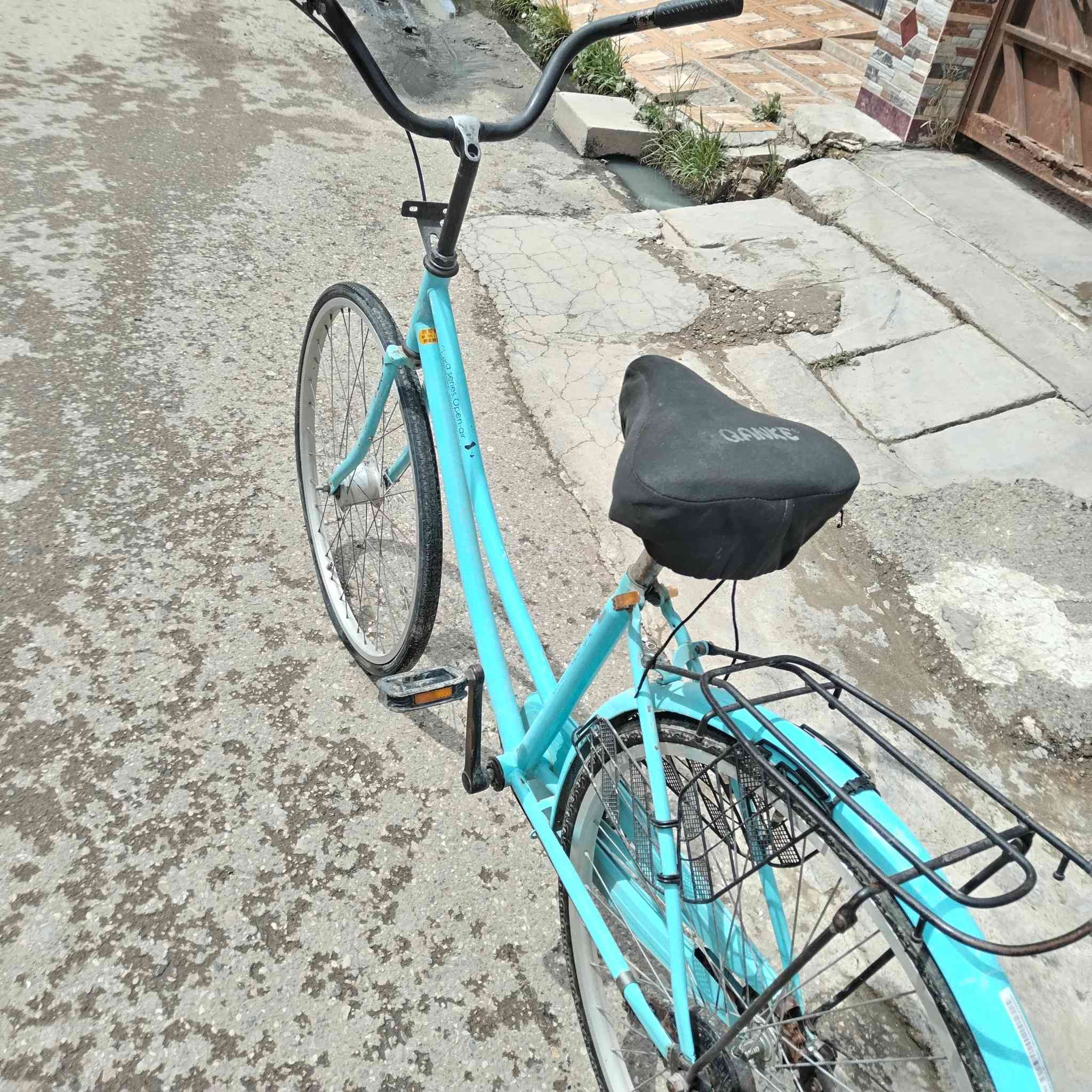 سلام عليكم  بايسكل للبيع  لون سماءي 🩵 شغال سعر 75 وبي مجال   مكان ديالى بعقوبه   الاتصال على *********** #الجميع
