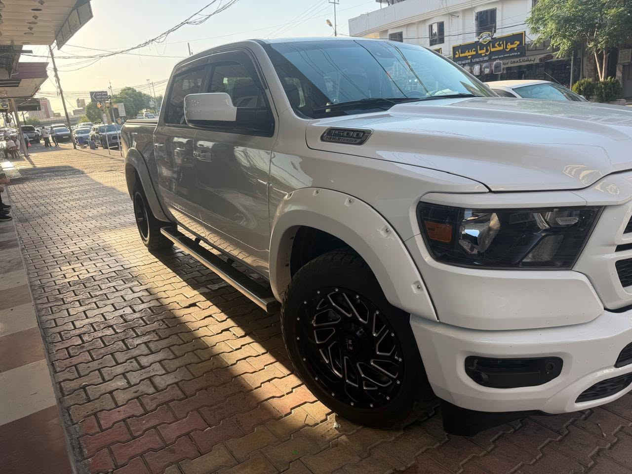 2024  dodge ram big horn
مواصفات البك هورن 

جاملغ صبغ وباب مبدل بلادي 

عليها تعديلات 

مكان السياره اربيل📍

280 ورقة 💸 

*********** ☎️
