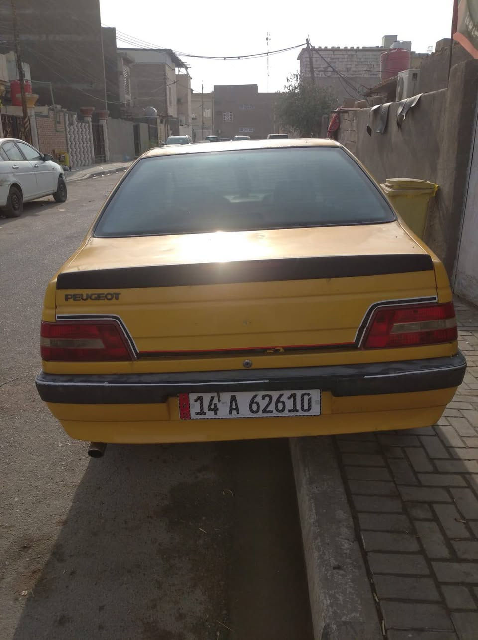 سلام عليكم بيجو 405سياره كفاله عامه حداديه جديده تايرات جدد رقم جديد سنويه جديده رقم جديد درايك البغداد المكان بصره سعر 35وبيه مجال حك جيه متواجد وات ساب***********
