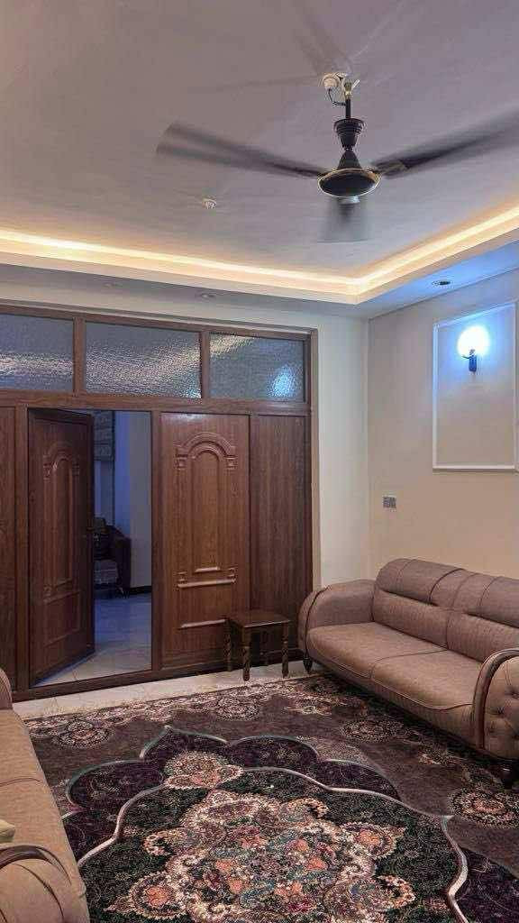 بيت للبيع  المستعجل تم تنزيل السعر مطلوب مبادره 80 في كربلاء مجمع الؤلؤه قرب المستشفى التركي مساحة 200م طابو صرف طابق واحد غرفتين نوم وملحقاته بناء طابوك من حقك تبني طابق ثاني✓ المرحلة الأولى على حديقه موقع مميز كافة الخدمات متوفرة مع نظام أمني متكامل السعر 115 نقد و 80 للمصرف شهريا 438 للاستفسار *********** /*********** نستقبل جميع العروض في مجمع الؤلؤة
