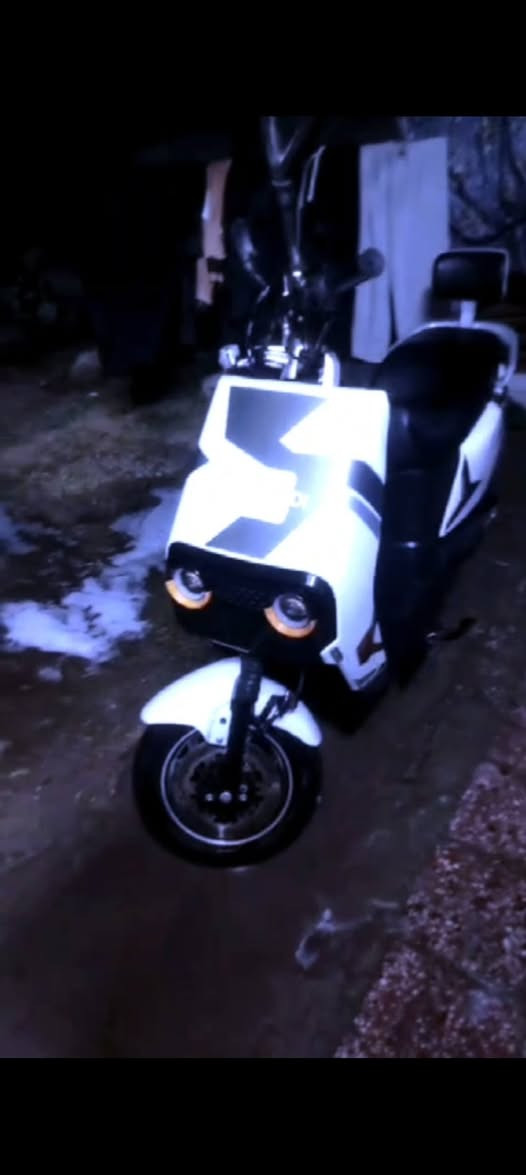 السلام عليكم ورحمه الله دراجه الريان 318 ام عيون مواصفات ست بطاريات واللي اربع نمر  السلام عليكم ورحمه الله دراجه الريان 318 ام عيون مواصفات ست بطاريات واللي اربع نمر سرعه مثبت سرعه بها وبيها نظام البيك وبيها شاشه فحص عطلات  يجي وياها شاحنه ام العداد دراجه بها جوزه هم نضافتها 75 من 100 الاستفسار اتصال على رقم ***********
