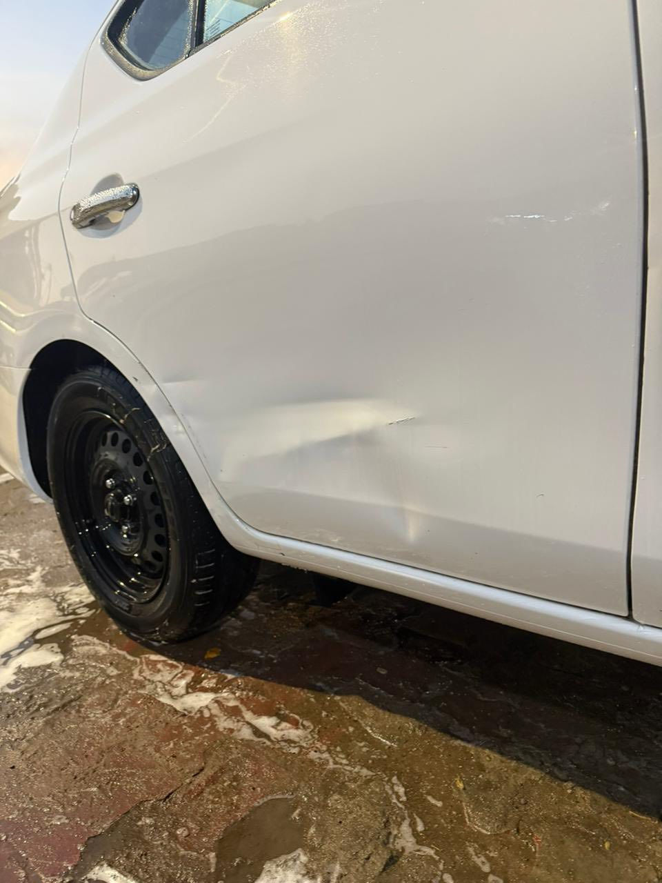 السلام عليكم
نيسان صني للبيع
2024
بليته زرگه
رقمهه اربيل بأسم الشركه
مكفوله من المعجون والصبغ والفتح والتبديل بيهه بارد بسيط بالباب مامصلح ع حطته وبيهه طختين بسيطات كلش 
البصرة الحيانيه   شارع ٦٠
سعر 115
***********
