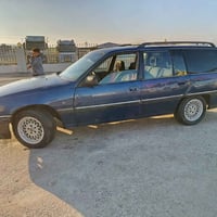 اوبل اوميغا • استيشن • اوراق جاهزة