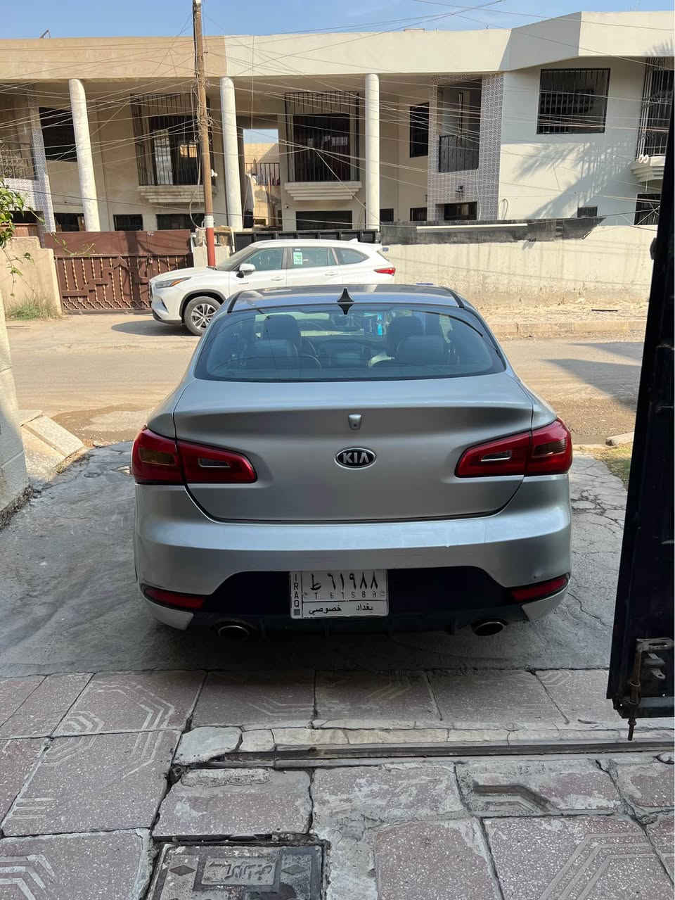 فورتي تك باب مديل ٢٠١٥ حادث جاملغ خلفي جهة السايق وشويه من الجنطه
فول عدئ الفتحة
بصمه 
تحكم ستيرن
كشنات جلد
تدفئه كشنات
قطعتين تبريد
ماشيه ١٠٨ وقابله للزياده
كير ومكينه مكفولات
السعر ٨٢ ورقه وبيه مجال حك الجيه بغداد, العراق


**إذا كنت صاحب هذا الإعلان وتريد حذفه لأي سبب، رجاءا أرسل رسالة إلى الدعم الفني**