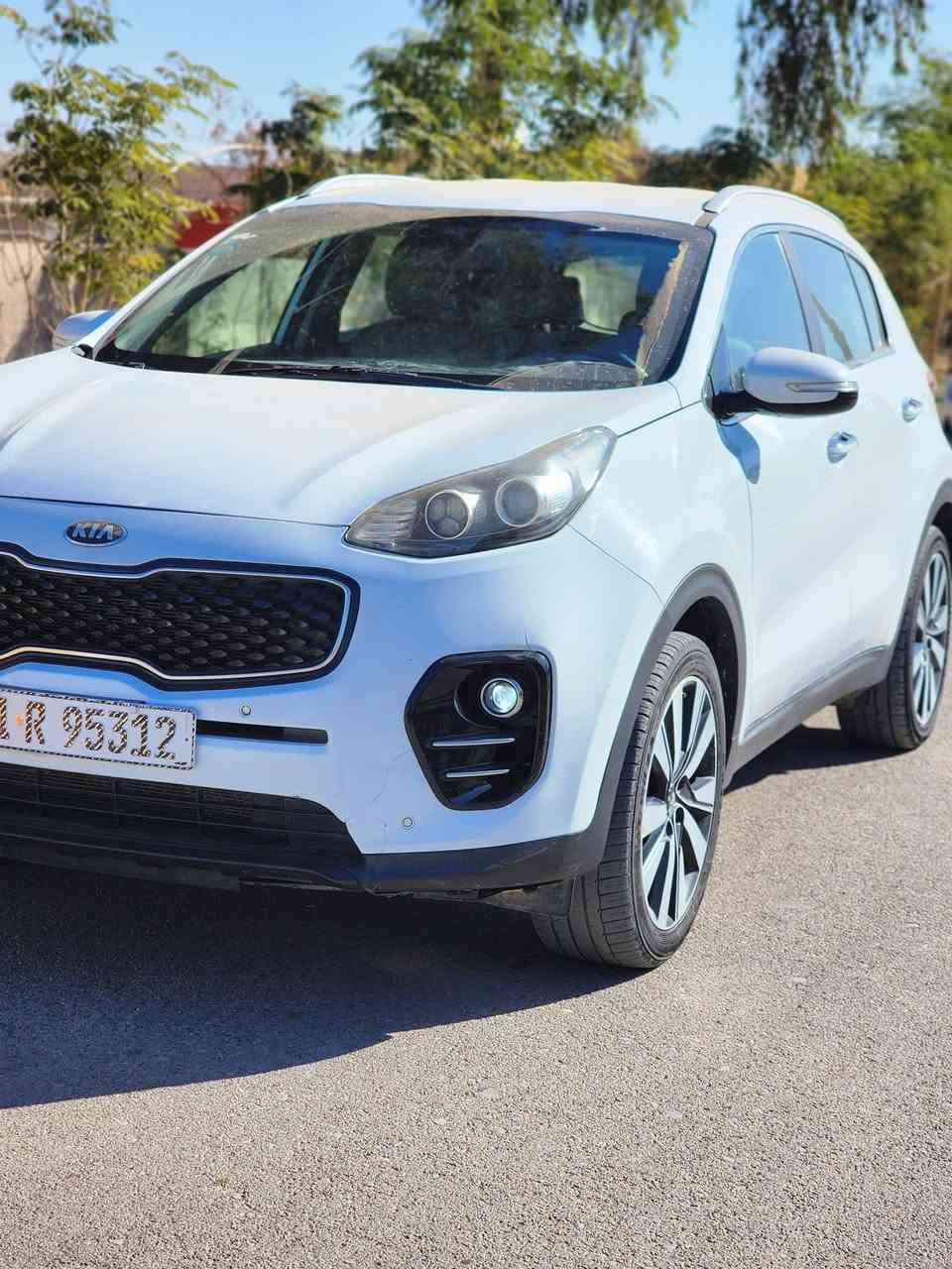 سبورتج خليجي موديل 2017 
السياره كفاله صبغ ولتبديل محرك كير ع شركه 
السياره فول الفلول عده البنراما 
بصمه باب 
بصمه تشغيل 
سايد بريك بصمه 
جنطه كهربا
لايت عالي ناصي زنون 
وبيهه هوايه مواصفات 
رقم بغداد الجديد بأسمي 
السياره بوضع الشركه 
السعر 182 مكان السياره بغداد المحموديه 
وترهم مراوس حسب القناعه 
***********
***********
