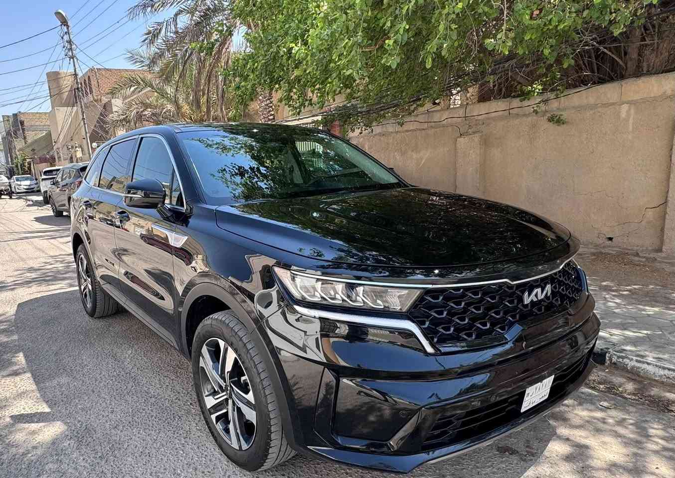 سورنتو 2023 (7 راكب ) وارد امريكي حادثهه صبغ بنيد فقط شواصي لغود كفاله وع فحص السياره فحص موقت  والبصمه جميع المحافضات عادي 
رادار امامي رادار جاني رادار خلفي مثبت سرعه تحديد مسار 5 وضعيات قياده وبعد هواي مواصفات 
السعر 197  وبيهه مجال قليل  حك الجيه فقط 
***********
