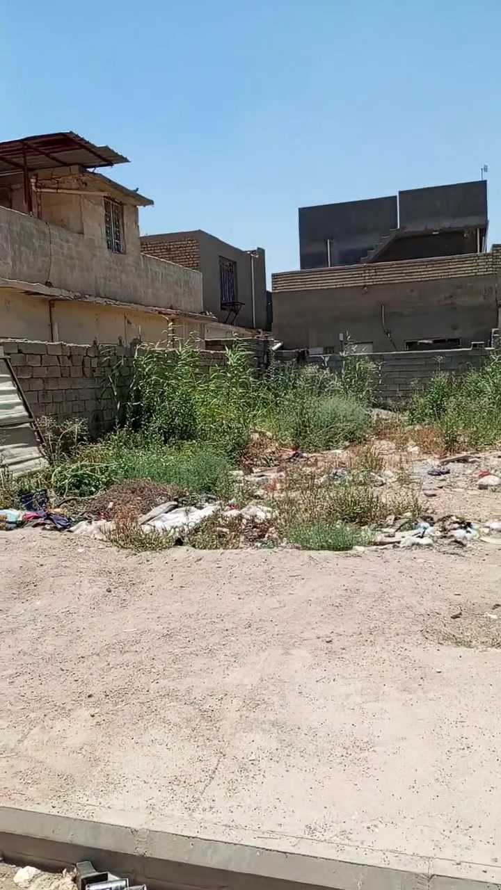 قطعه للبيع طابو صرف حي الشهداء مساحه 100م الوجه 5 والنزال 20 قرب مدرسه الاعمار والشارع العام
***********

***********
