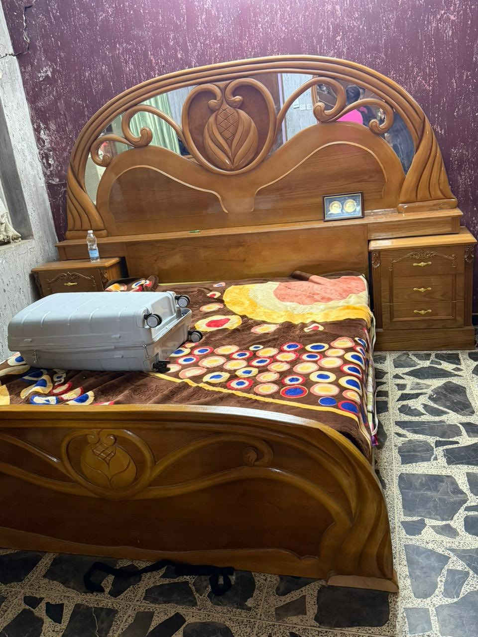 سلام عليكم غرفه صاج عراقي تفصال متروكه اهل بيت مسافرين لبيع رايدهه مليون وبيه  مجال  نضيفه تجي وشوفه اتصل عل رقم ***********
