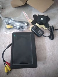 تلفاز صغيره • شاشة