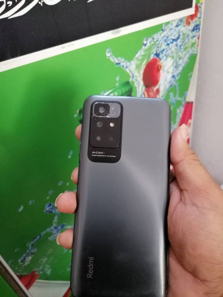 السلام عليكم جهاز للبيع ريدمي نوت 11 4G ذاكره 128 سعر 100  بيه طكه بل عدسه صورته حلوه مو يم تصوير شراي يتصل على هذا الرقم *********** الحناكية, المدينة

