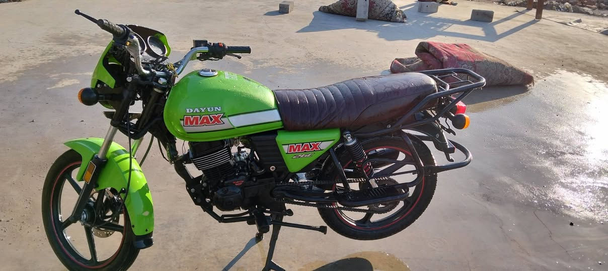 دراجه ديوان نفخ كلك كلك للبيع موديل 24 كفاله عامه محرك 200 لون تفاحي مميز تايرات جدد محرك جديدرايدها 1000 وبيها مجال مكان ديوانيه دغاره للتصال ***********
