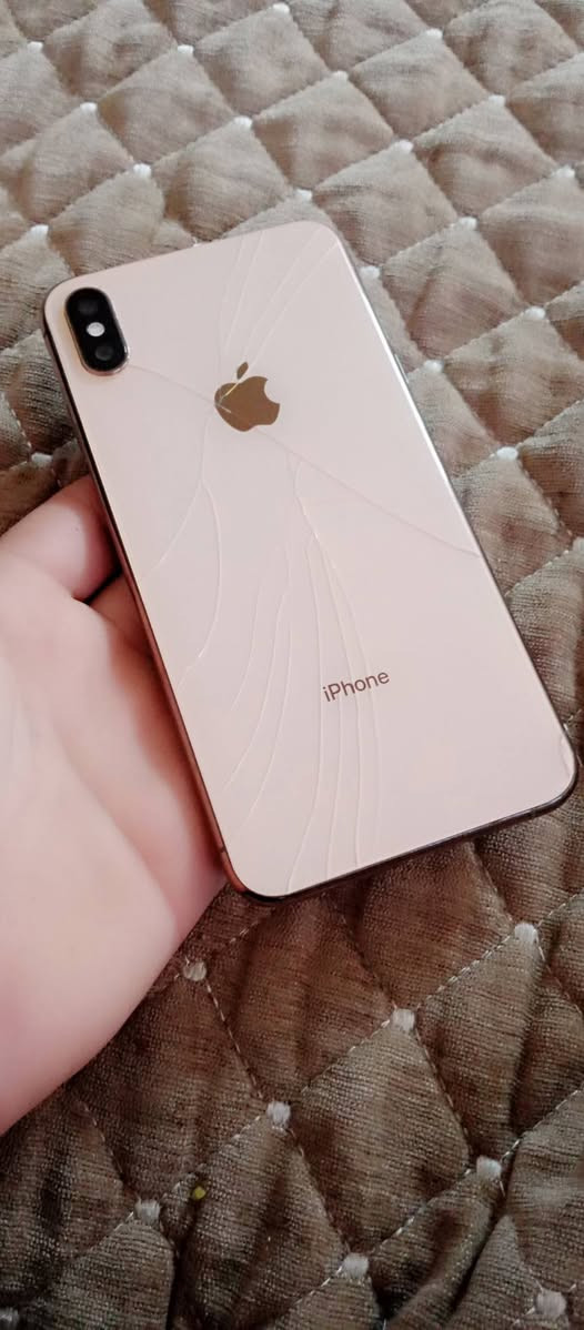 سلام عليكم 
ايفون اكس اس ماكس للبيع 
سعر 170 
جهاز بي مشكله بسيطه 
مكان طارميه شارع تدبير


**إذا كنت صاحب هذا الإعلان وتريد حذفه لأي سبب، رجاءا أرسل رسالة إلى الدعم الفني**