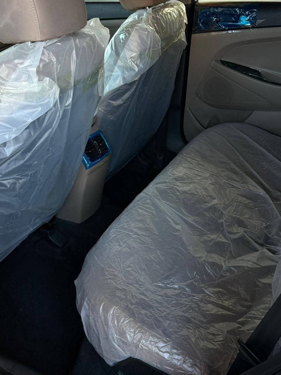 صلي على محمد وآل محمد
السلام عليكم 
اقرا التفاصيل كامل وراها تشلع عيوني 
سعر ١٩٠ 
وبيها مجال قليل 
توكسان 2019ماشيه 73 شرط فحص كمبيوتر والجرس 
خليجي فول فول عدا البانوراما 
رقم اربيل انكليزي
تحويل وكاله حاضر 
ملاحظه 
السيارة مكفولا صبغ وتبديل وبأرد 
حته الدعاميات وبلاستكات 
مواصفات

كشنات جلد +2كهربائيات 
شاشه كبيرة 
تشغيل بصمة بيبان بصمة 
يدات نيكل مري شفط 
ترحيب مري عند فتح باب 
دبل دوسه شحن لاسلكي 
كارب بلاي 
3وضعيات قياده نورمل-ايكو-سبورت حجم محرك 2000دوش محرك كير وضع شركه برغي مامفتوح حته ما مغسول بعد بترب شركه  
بگ لايت شمعه لد امامي 
اصلي 
تخم تاير جديد مشدودلها قبل10ايام نكسن كوري الأصلي 
سبير وضع شركه مانازل 
كتلوكات الشركه والعده مامستعمل 
بصمتين مع السيارة 
باقي التفاصيل معروفه 
مكان السيآره بغداد المنصور 
***********
