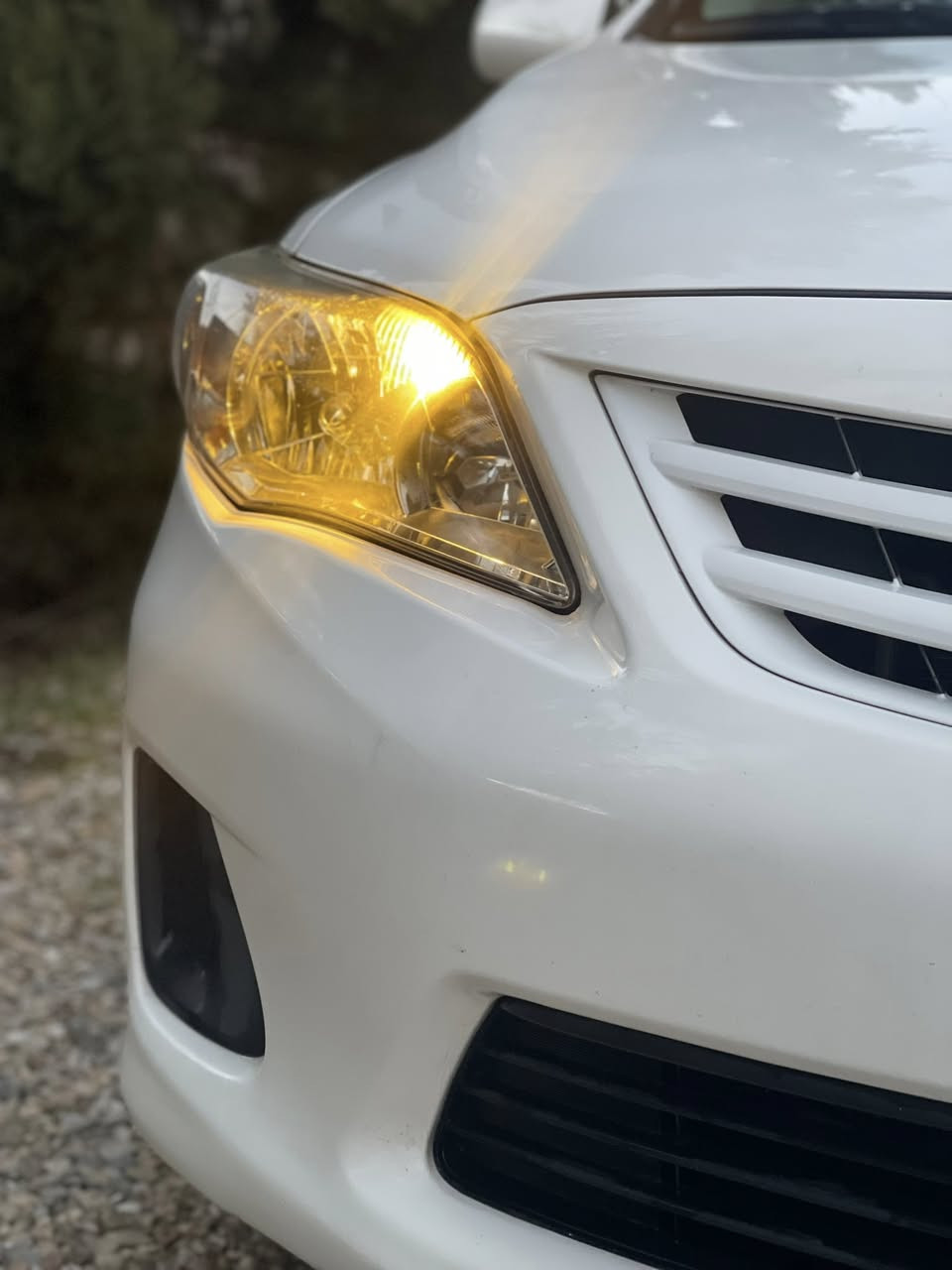 سەرەتا بەناوی خوا
تۆیۆتا کرۆلا 
مۆدیل 2013
مەکینە بچووک
سپی بەفری 
یەک چەمەلەخی پێشەوەی بۆیاخە بێ ناوگرتن
رۆن و بانسی تازە گۆڕدراوە
چوار تایەی لۆکی لەژێرە
نمونەیە لەجوانی و پاک ماوەتەوە
گێرومەکینەی بەشەرت برغوی بانەدراوە
تەحویل و غرامە بەشەرت 
سۆنەریم داناوە
سعری ۱۳۲ مەجال
٠۷۷٠۱۲۹۲۱٦۹
