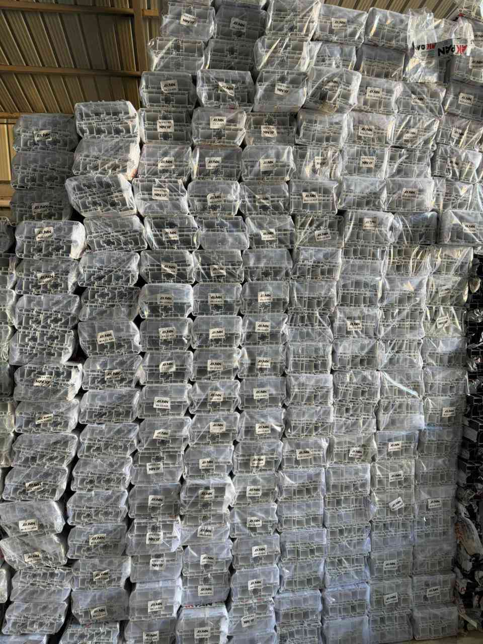 تعلن شركه ابداع النرجس عن وصول مقطع pvc 
من معمل اكبان درجه اولئ وباسعار مناسبه. 
***********
***********
