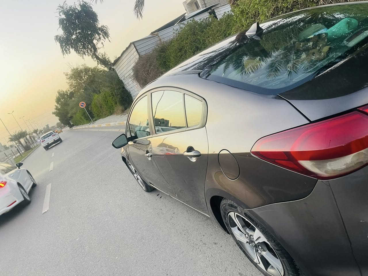 السلام عليكم          السعر (110)
كيا فورتي مديل 17 اربيل بأاسمي هزة وسنويه جدد 
حادث امريكا جاملغ. بدون دواخل بدون ايرباك. وربع لبنيد. 
وبل عراق صار بيها طخه بين لبابين لسايق ول ورا 
كير ومكينة مكفولات بدون نقص السياره. ماشية (138) ميل
مكاني اليرموك رقمي ***********
