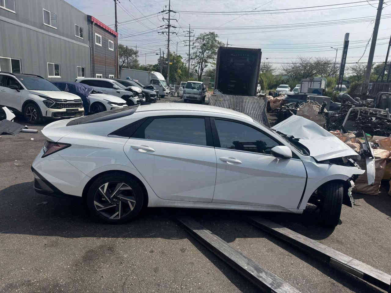 السلام عليكم هونداي افانتي موديل 2025بانزين دخول جديد بدون رقم بسمي على حادث مكان بصره خور الزبير السعر 90 بيهه مجال *********** البصرة, العراق
