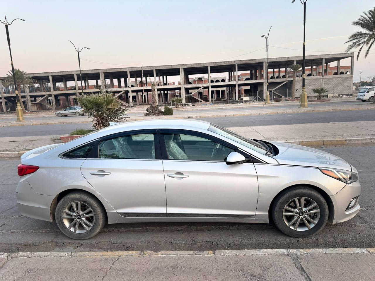 سوناتا 2017 وارد امريكيي
رقم سليمانيه دولي 
اللون رصاصي سلفر    
#السعر 123$
‎محرك كير تبريد ✅
السيارة جاملغ وبنيد ضرر والباقي مكفول شرط سونار 
بأسمي تحويل مباشر ‎
مكينه بدون بخار بدون صوت بدون عيب مكفوله 
‎تحكم ستيرن جهتين 
‎ كير اوتماتيك بدون عيب
‎ثلاث انظمة قيادة 
‎(النظام العادي والسبورت الرياضي والايكو الاقتصادي ) 
‎تخم تايرات جدد 
‎باتري جديد 
‎دواخل نظيفة جدا شرط
‎ اواكس 
مكان السيارة تكريت 
0776 074 7955 ‎ الرقم للاتصال
