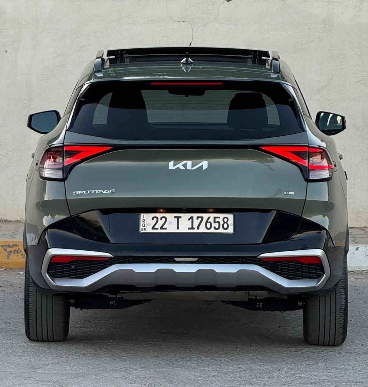 السلام عليكم
سبورتج 2023 فول مواصفات 
المواصفات : بصمة / تشغيل عن بعد / شاشة ديجتال / جلد / كرسي كهرباء / تدفئة كشنات / شاحن وايرليس / فور ويل / اطفاء ذاتي هندبريك دكمة / حساسات / قطعتين تبريد / مود درايف / LED امامي وخلفي / محرك 2500 / مانع انحدار /  اوتو هولد / مانع انزلاق / رادار امامي / رادار جانبي 
السياره ترقيم جديد بيه فقط قبغ. جنطه بدون ايرباك 
سنويه بسمي  السياره جديده وكل نقص مابيه
بغداد - شارع فلسطين 
***********
