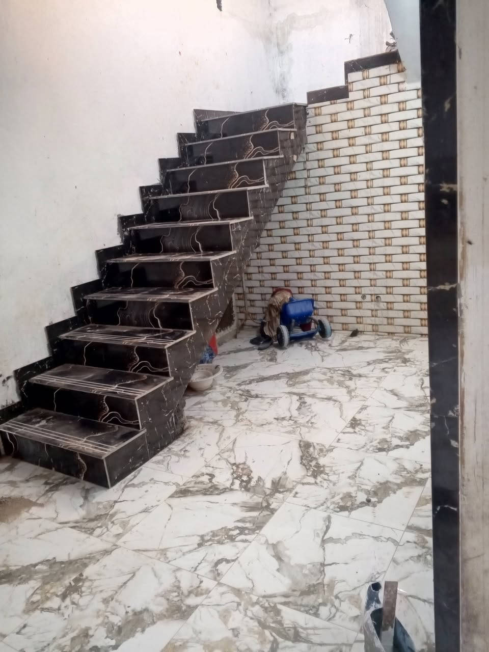 شغل درجه اوله رضيات وجدران مكان العبيدي تصال هذا رقم ***********
