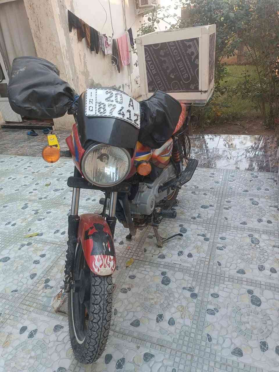 السلام عليكم ورحمه الله وبركاته
متاح بوكسر 2020 شرط محرك ما مفتوح 
مرقم تحويل ثاني يوم اي نقص ما بي دراجه خير من الله 
مكاني ديالى دلي عباس ( السعر 1450 )
شراي ينتصل ***********
