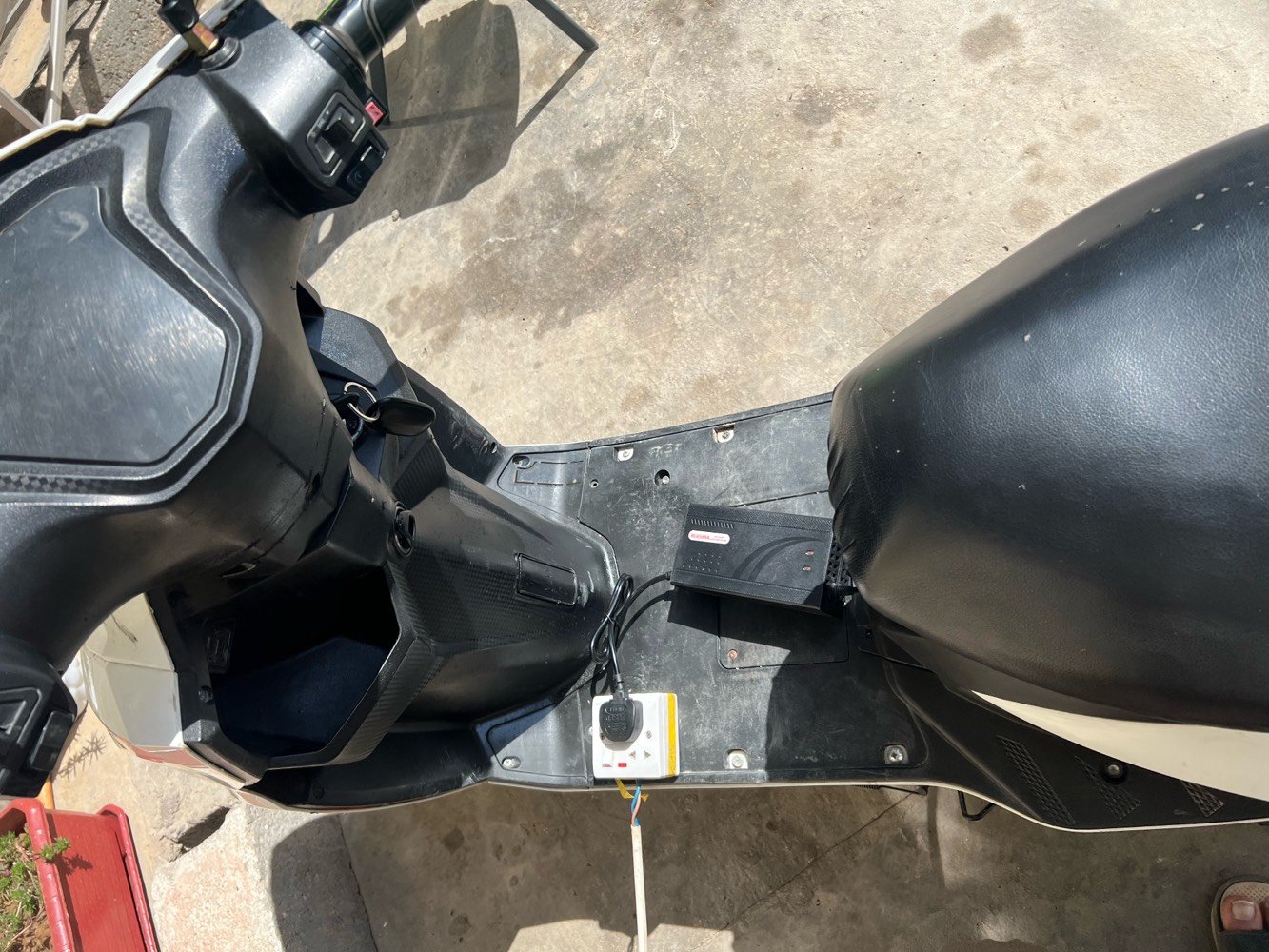 للبيع. ماطور شحن الاخوين بطارياته جدد السعر 450 وبي مجال للشراي متواجد خاص وعلى الواتس ***********
مكان دراجه التأميم حكم محلي قرب اسواق طائي