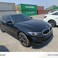 Bmw 330i موديل ٢٥ ماشيه ١٠ الف كم بدون صبغ رقم اربيل وباسمي  والسعر ٣٥...