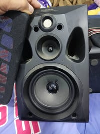 زوج سماعات • نظيف وشغال • توصيل لجميع المحافظات