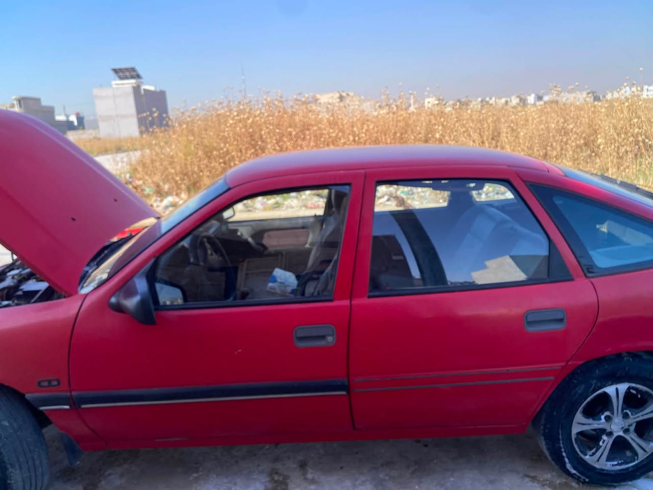 السلام عليكم 🚨
عندي سياره اوبل فكترا مديل 1992 🚗
السياره جديده بيها فقط تصليح دوسات وشويه تقحيل ☘️ 
كير ومكينه شرط ◾️
للستفسار على هاذا الرقم 
السعر 38 وبيها مجال 💸
*********** 🤞🏽
