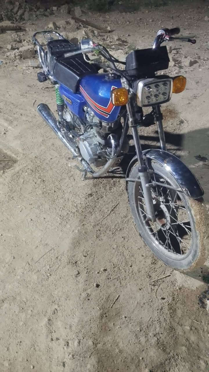 سلام عليكم دراجه اربعه كير نضيفه دبل اشاره كهربائيات مكينه هستوهه مجفته كلك السعر 350 بيها مجال ***********
