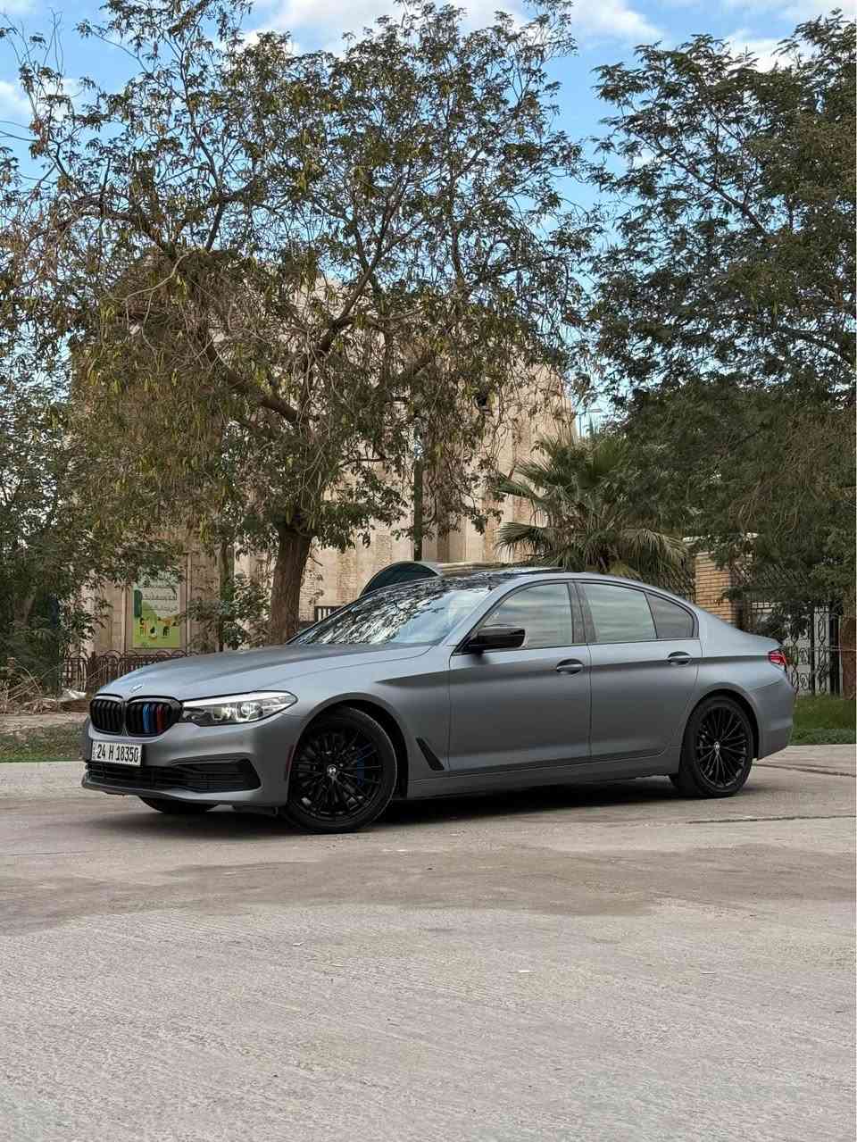 BMW 530i 
Sport line 
رقم شمالي دهوك سنوية باسمي تحويل ثاني يوم 
عليها تغليف ppf طافي ضمان 10 سنوات 
 اللون رصاصي غير محدد 
محرك 4 سلندر تون بور تيربو المرغوب 
بصمة ابواب وبصمة تشغيل 
رادار محيطي 
12 لون داخلي 
داخل حليبي ملكي 
حساس امامي خلفي 
لايت كهربائي الحركة 
تحكم كهربائي للمقاعد الامامية 
وباقي الموصفات المعروفة 
الحادث : 
فقط الدعامية الخلفية بدون لا لغد ولا اير باك ولا اي شي تعتبر كلين 
صفر مسج بغداد, العراق


**إذا كنت صاحب هذا الإعلان وتريد حذفه لأي سبب، رجاءا أرسل رسالة إلى الدعم الفني**