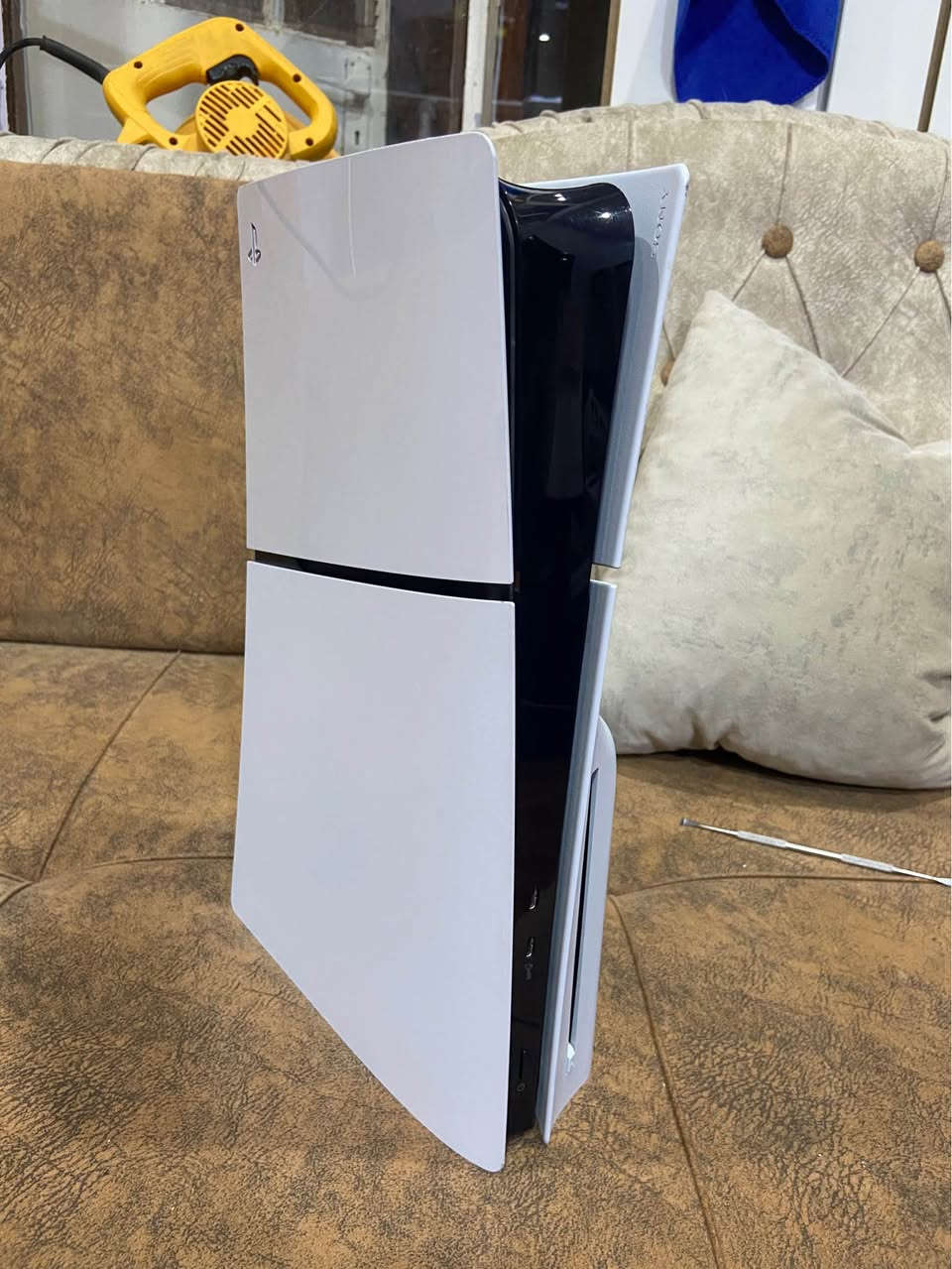 PlayStation 5 slim disk

پلەیستەیشن ٥ سلیم دیسک خاوێن کارتۆن دەسک و کامل ئەشیا بیلادی زۆر خاوێنە و کەم بەکارهاتووە 

گەیاندنم هەیە بۆ هەموو شوێنیک

نرخ : 790 هەزار أربيل, العراق


**إذا كنت صاحب هذا الإعلان وتريد حذفه لأي سبب، رجاءا أرسل رسالة إلى الدعم الفني**