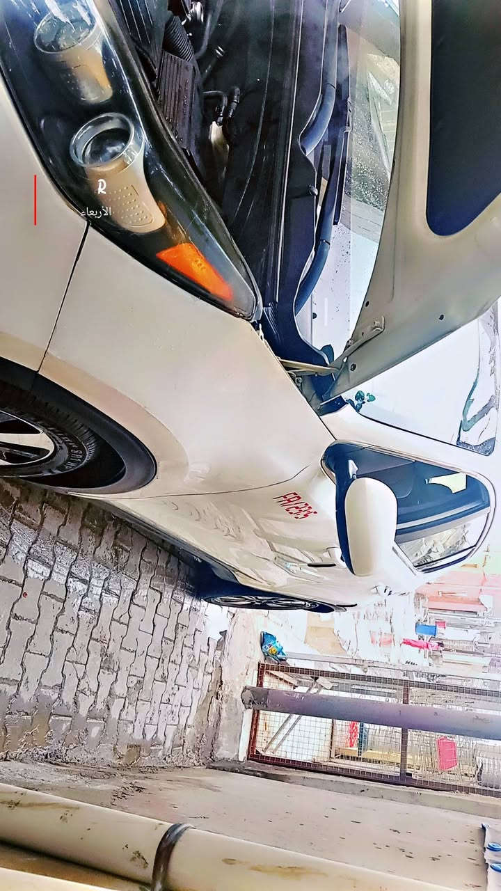 السلام عليكم سبورتج موديل ١٨ وارد امريكي مكينه GDi  سياره جاهزه وحلوه مال بيت مكاني بغداد صور الحادث موضحه السعر ١٦٥ $ وبيه مجال  رقم الهاتف ***********
